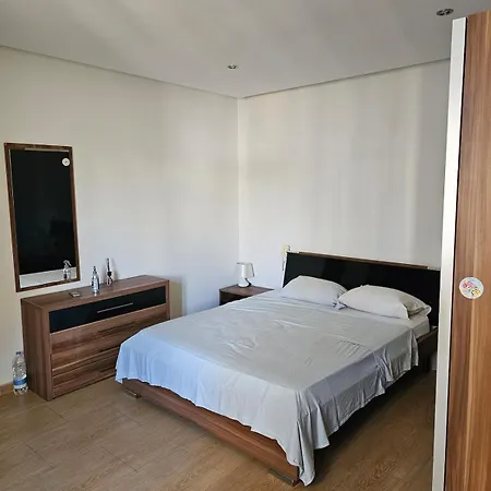 3 Bedroom Flat At Naxxar
