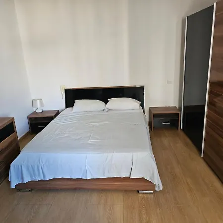 3 Bedroom Flat At Appartamento *