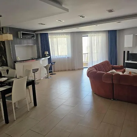 3 Bedroom Flat At Appartamento Naxxar